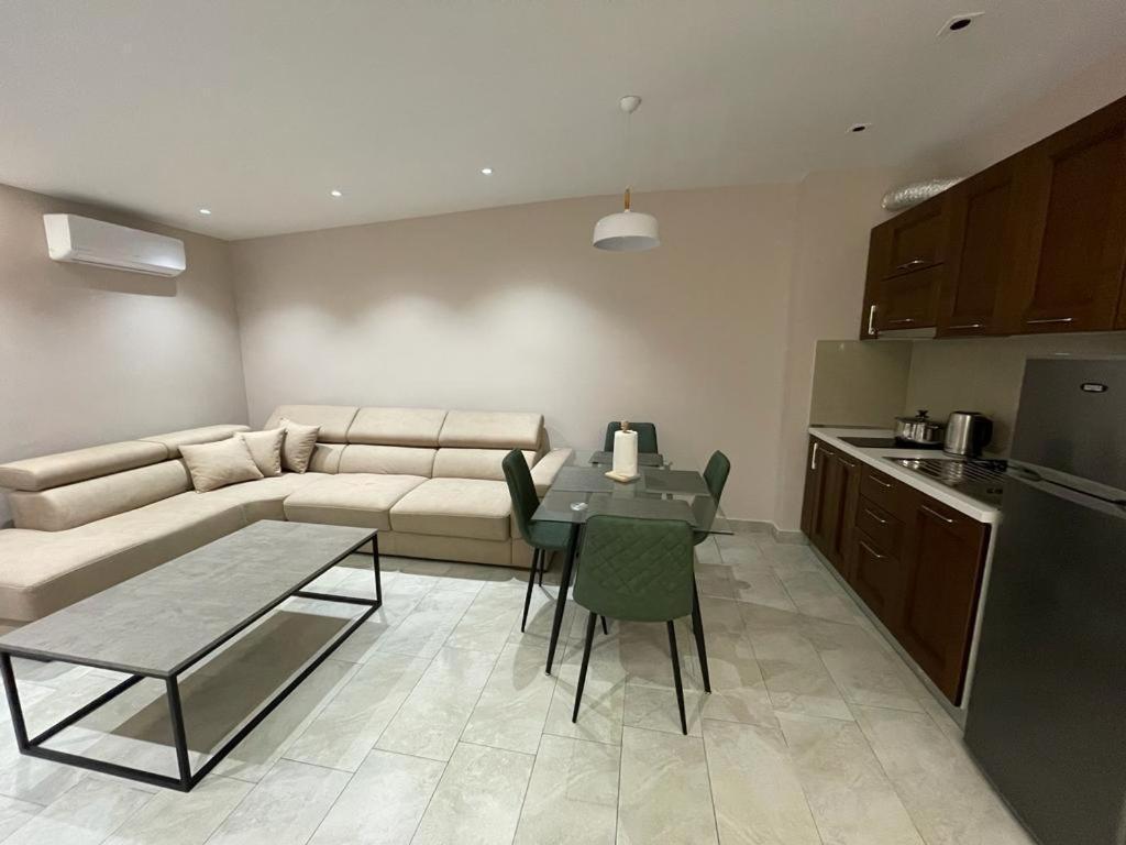 Sevians Apartments Golem  Extérieur photo